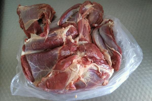 酸汤羊肉的做法图解1