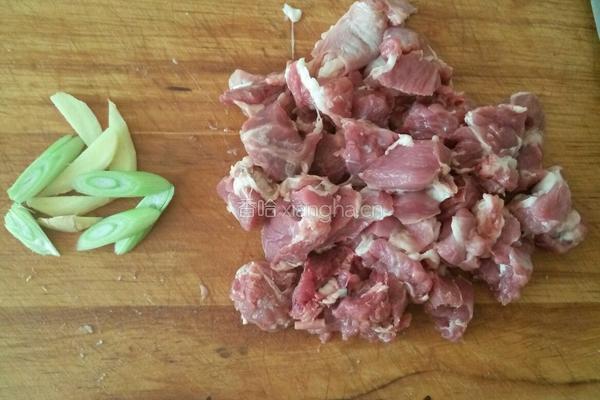 红烧土豆焖羊肉的做法图解2