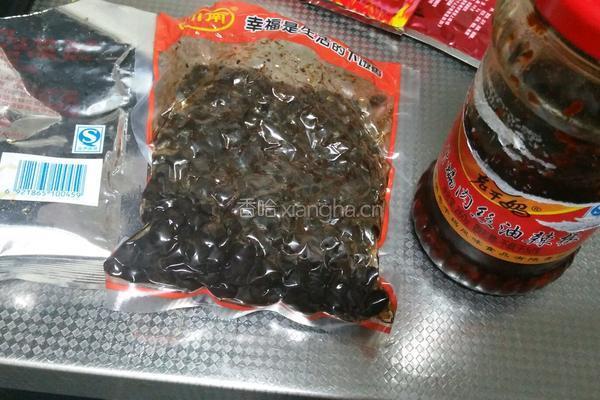 蒜蓉辣椒豆豉酱的做法图解1