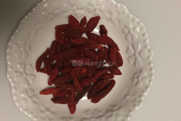 桂圆红枣枸杞茶的做法图解3