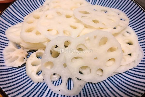 木耳藕片的做法图解3