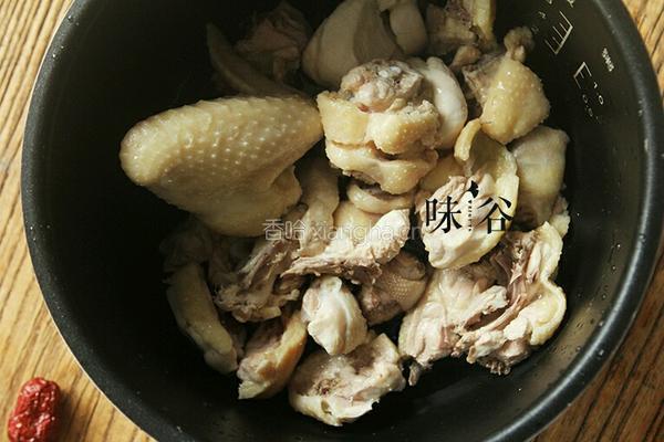 白果炖鸡的做法图解3
