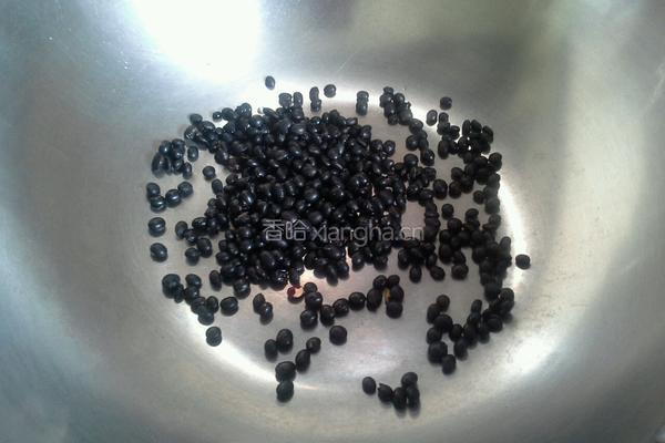 黑豆骨头汤的做法图解4