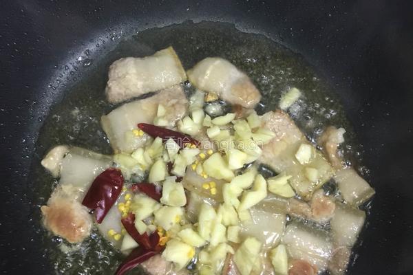 老干妈炒素鸡的做法图解2