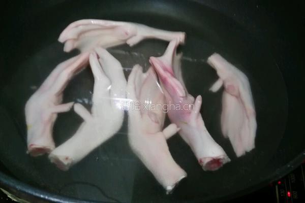 鲍汁鸭掌的做法图解4