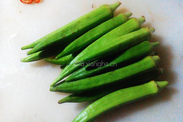 秋葵蒜蓉的做法图解1