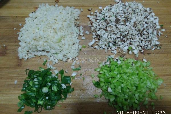 鲜肉马蹄饺子的做法图解3