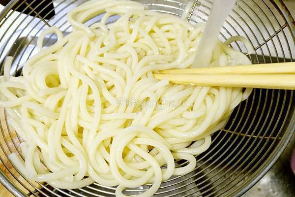 红烧牛腩面的做法图解2