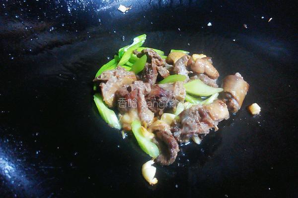 芹菜炒鸭肉的做法图解4