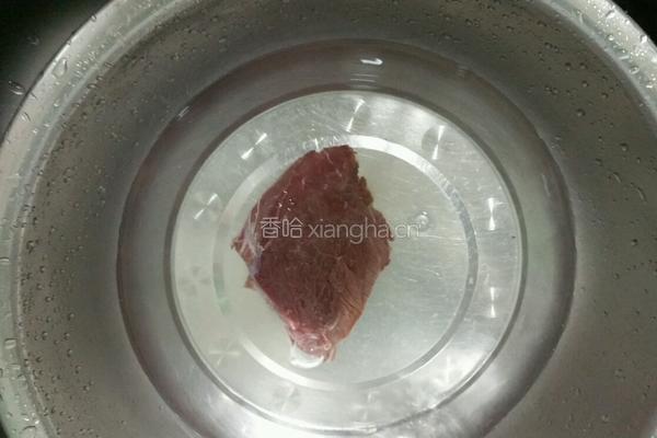 黑椒牛柳焗饭的做法图解1