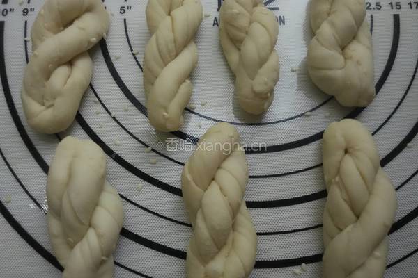 炸小麻花的做法图解9