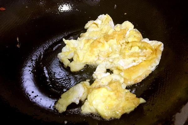 韭菜鸡蛋虾仁饺子馅的做法图解4