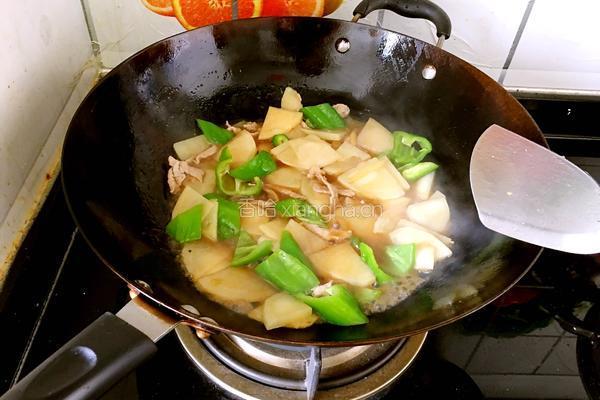 青椒肉炒土豆片的做法图解8