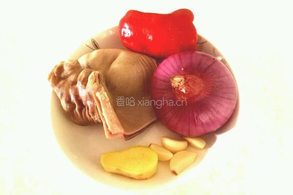 洋葱炒猪肚的做法图解1