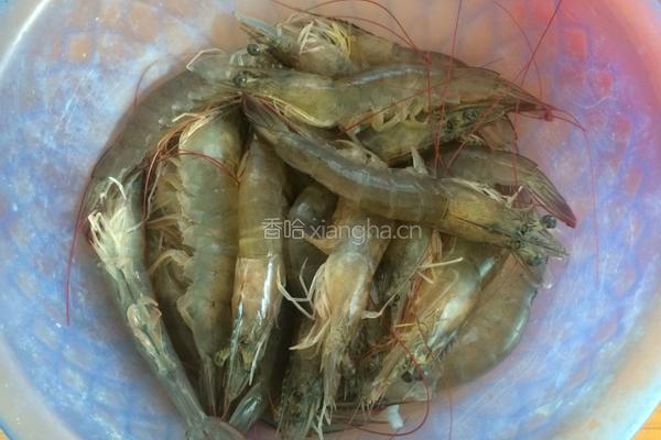 白灼虾的做法图解1