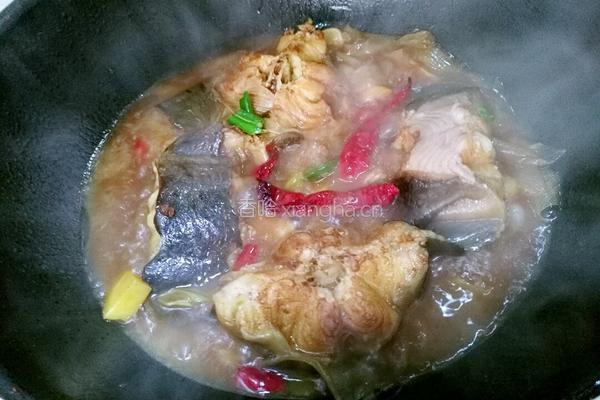 大蒜烧鲶鱼的做法图解9