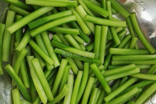 鸡丝蒜苔的做法图解1