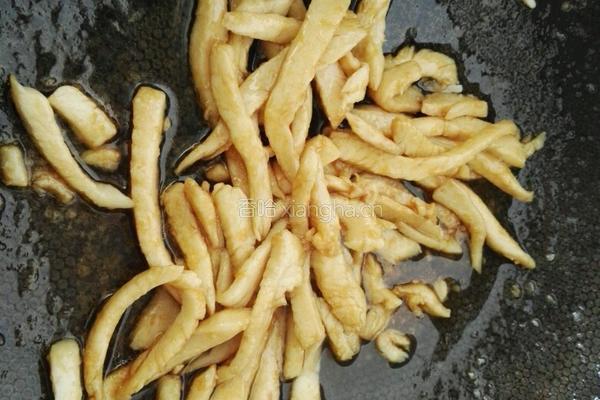 鸡丝蒜苔的做法图解3