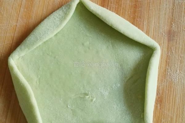 彩色蔬菜梅花饺的做法图解8