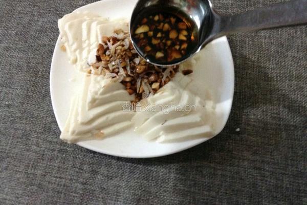 蒜汁拌内酯豆腐的做法图解6