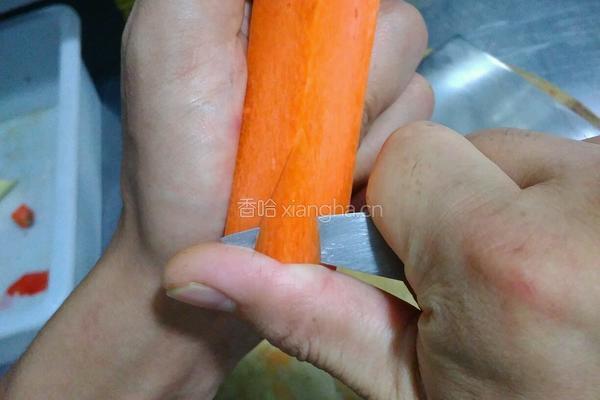红萝卜最简单的雕花的做法图解11