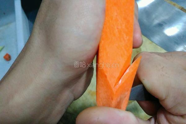 红萝卜最简单的雕花的做法图解15