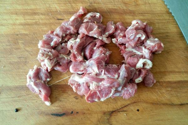 蒜爆羊肉的做法图解2
