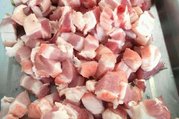 红焖肉炖粉的做法图解1