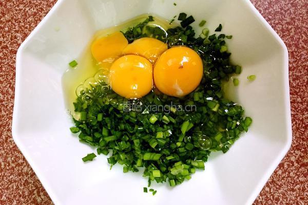韭菜末炒鸡蛋的做法图解3
