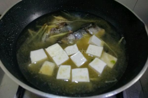 鲅鱼头炖豆腐的做法图解8