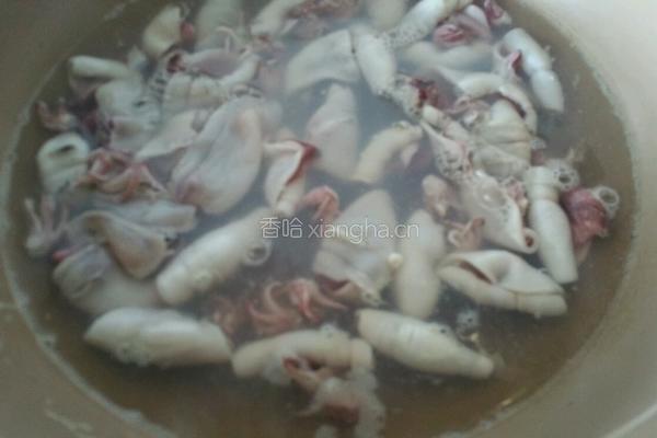 凉拌小墨鱼的做法图解2