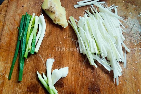 清蒸黄花鱼的做法图解2