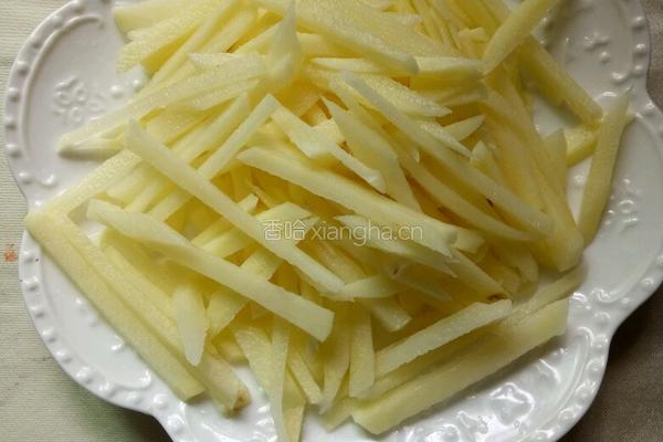 番茄酱土豆丝的做法图解1