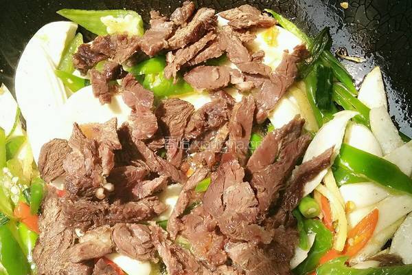 香辣高笋炒腊牛肉的做法图解6