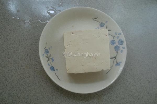 海带结烧豆腐的做法图解1