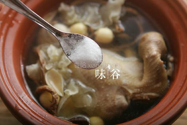 白莲茶树菇乳鸽汤的做法图解7