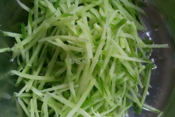 萝卜丝竹节虾汤的做法图解2