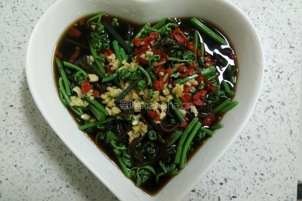珍选捞汁蕨菜的做法图解10