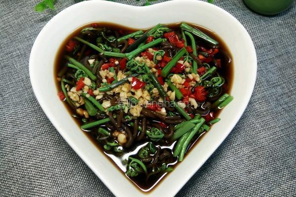 珍选捞汁蕨菜的做法图解11
