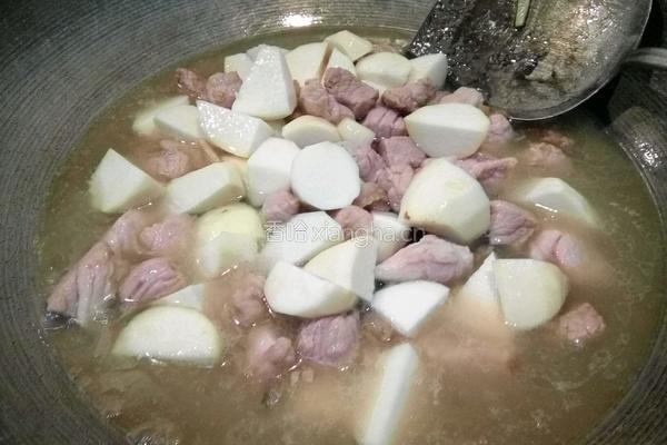 芋头炖肉的做法图解10