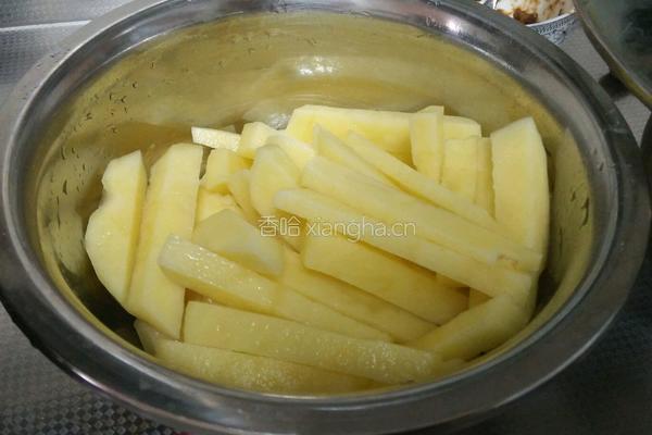 葱烧土豆条的做法图解2