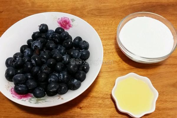 蓝莓果酱的做法图解1