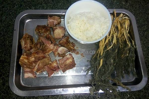 咸骨菜干粥的做法图解1