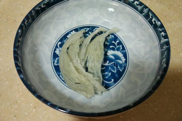 燕窝炖冰糖的做法图解1