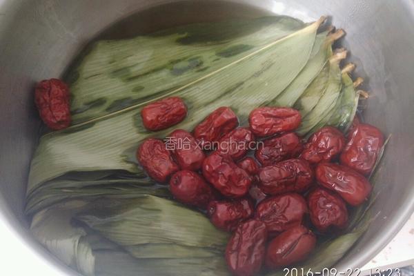 蜜豆小枣什锦粽子的做法图解2
