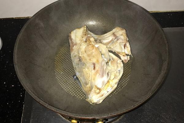 鲢鱼炖豆腐的做法图解3