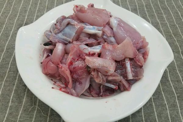 辣子田鸡的做法图解1