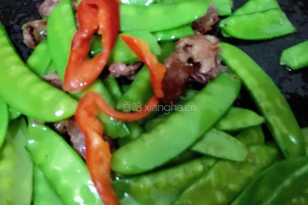 腊肠炒荷兰豆的做法图解4