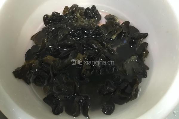 木耳洋葱的做法图解1