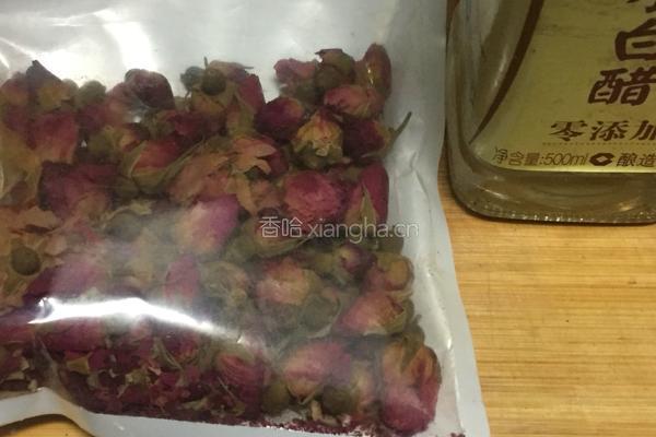 玫瑰花醋的做法图解1